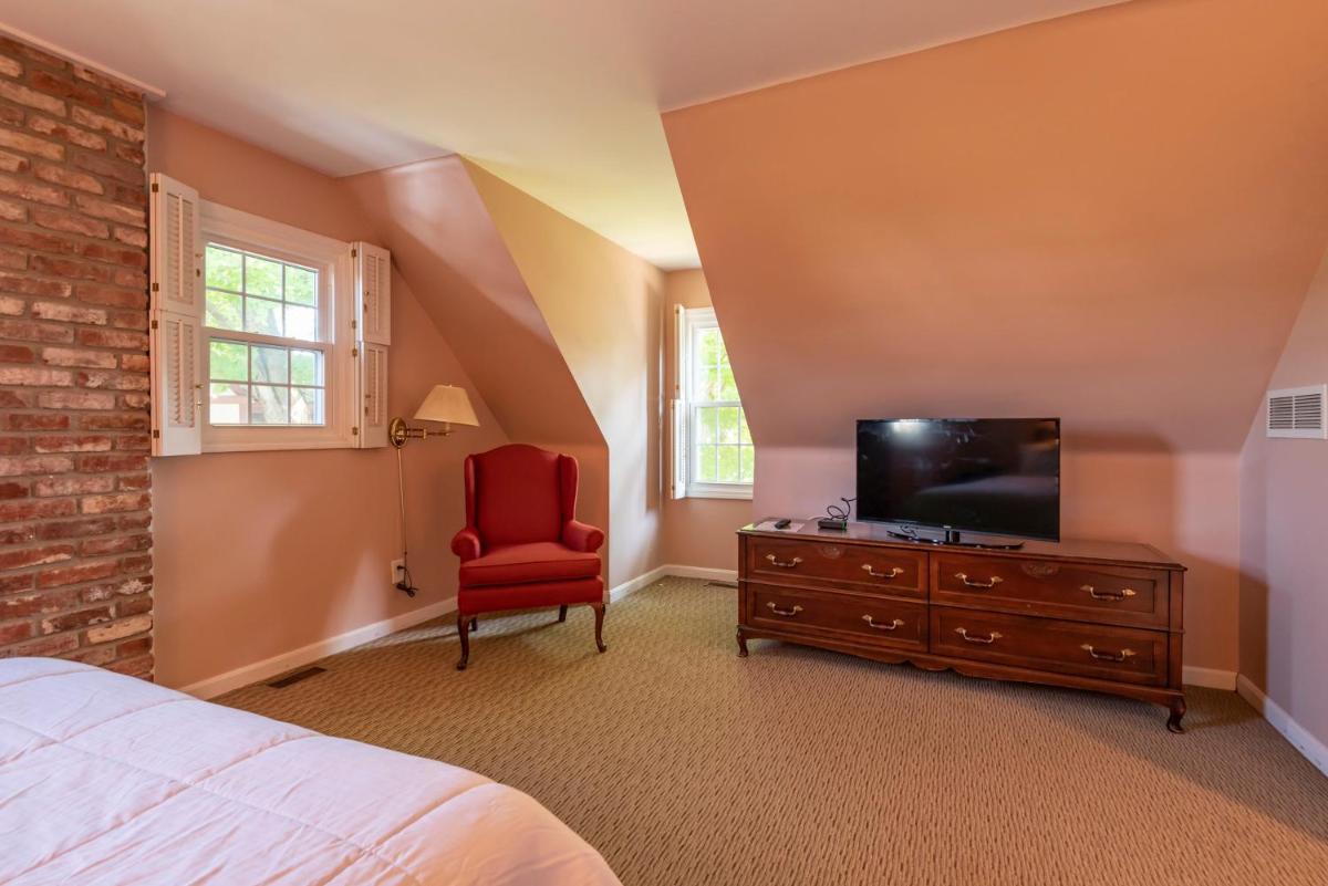 Century Suites Hotel - Housity