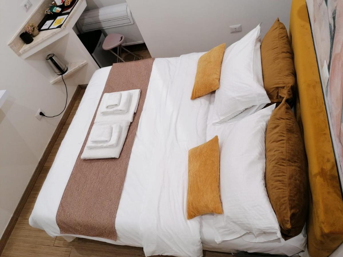 Abbracci leandra Rooms - Housity