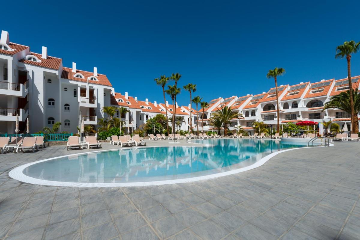 Paradise Park Fun Lifestyle Hotel - Housity