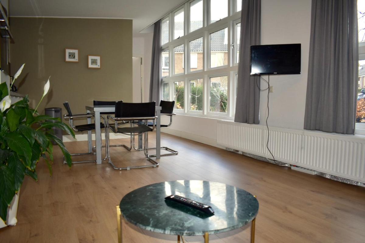 Spacious and modern apartment Warmond - Housity
