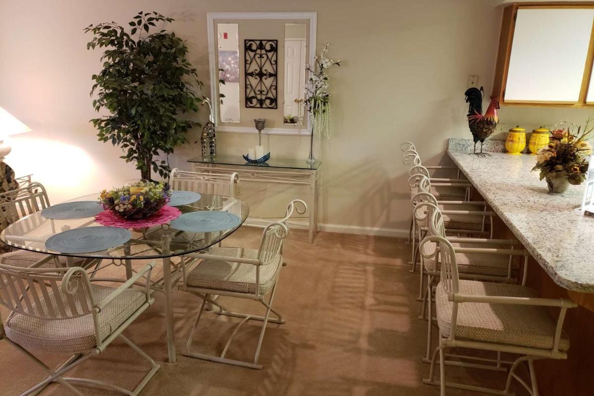 Suitetrails - Foothill's Luxury 2BDR Ground Floor Condo in 1000 Hill's