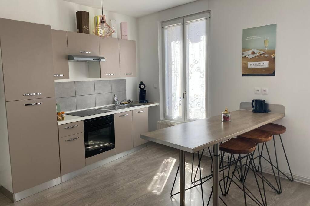 DOM PERIGNON, magnifique appartement au coeur du centre ville d'epernay - Hizvo