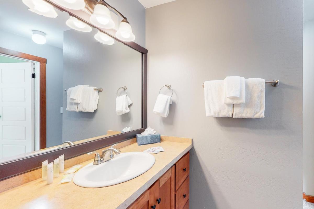 NorCal Charmer - Housity