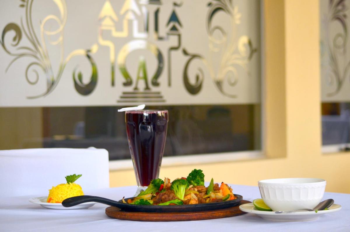 Suitetrails - Hotel y Restaurante Castillo de los Altos