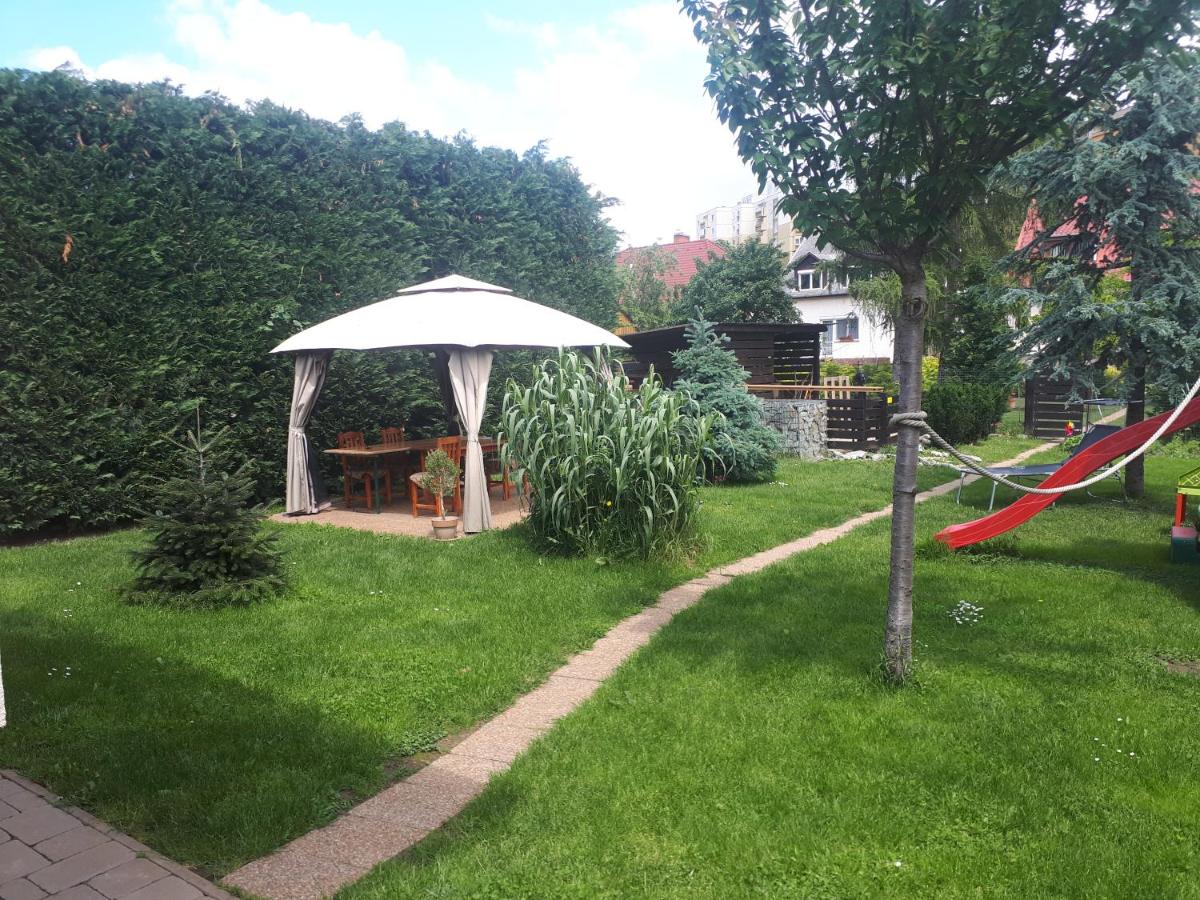 Aranypatak apartmanház - Housity