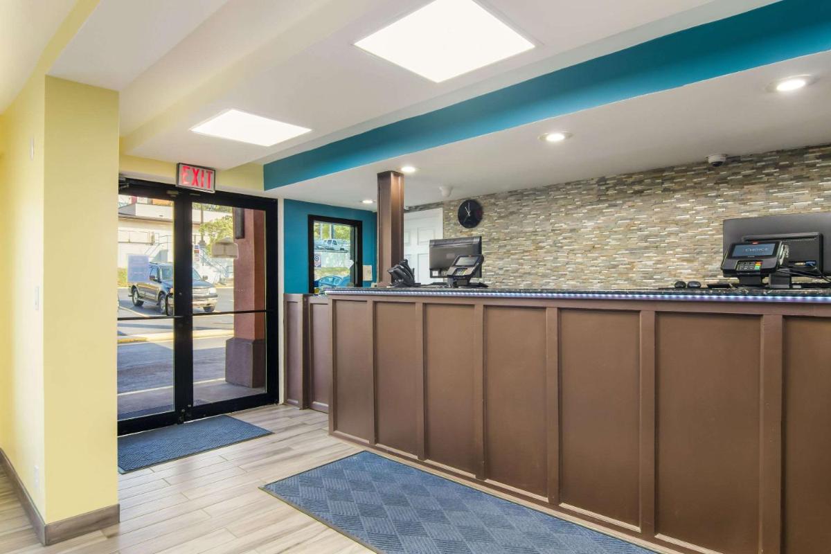 Rodeway Inn & Suites Monroeville-Pittsburgh - Housity