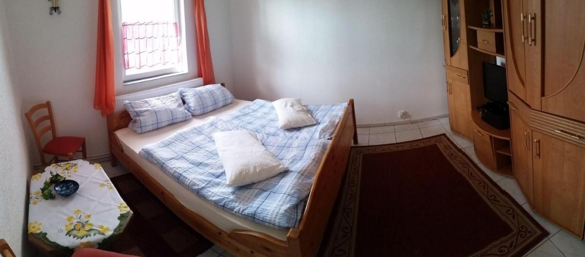 Ferienwohnung-Bluetenzauber-bis-4-Personen - Housity