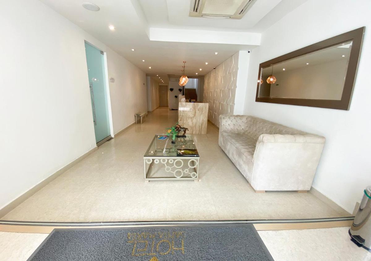 Hotel 1525 By GEH Suites - Housity