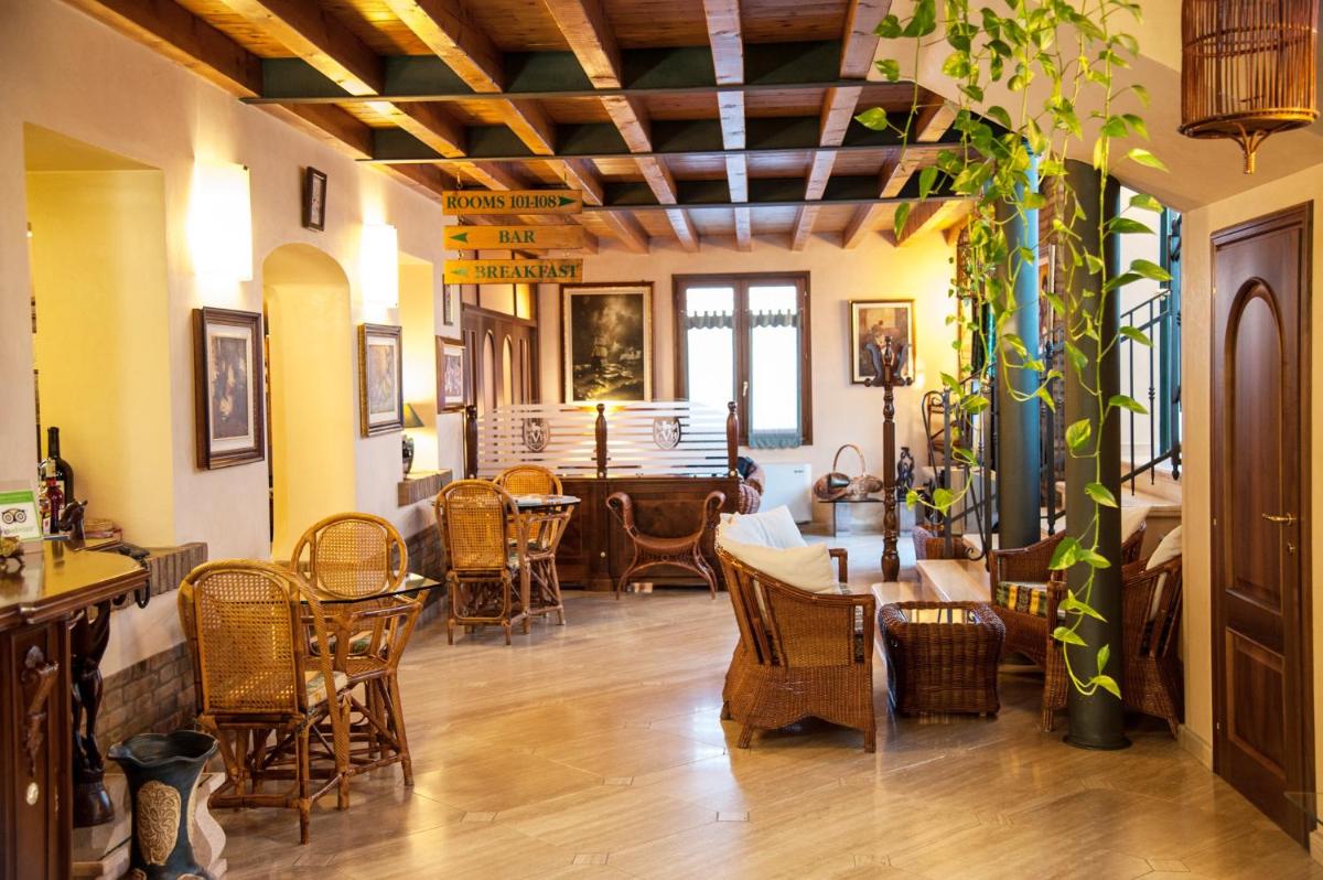 Hotel Corte Vecchia - Housity