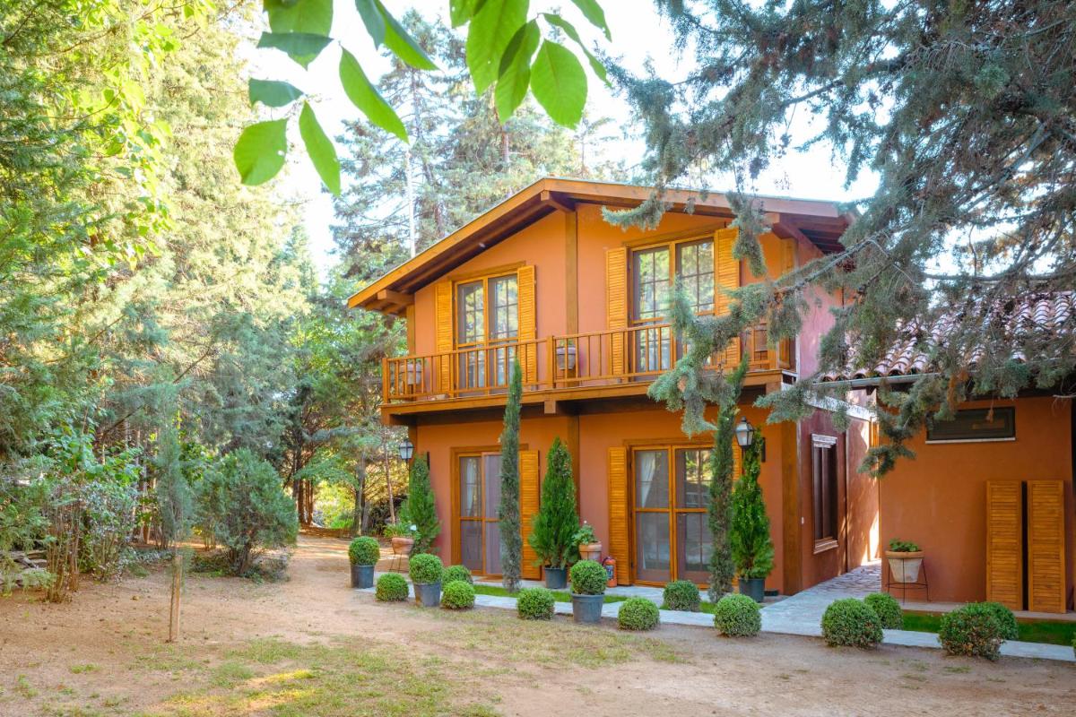The Lake House - Housity