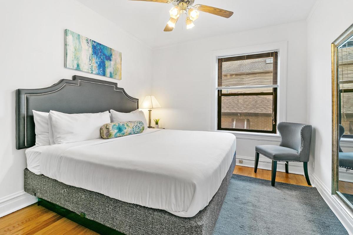 Decorated 1BR Apt, Natural Light, Comfy King Beds - Larchmont 1B-2B - Housity