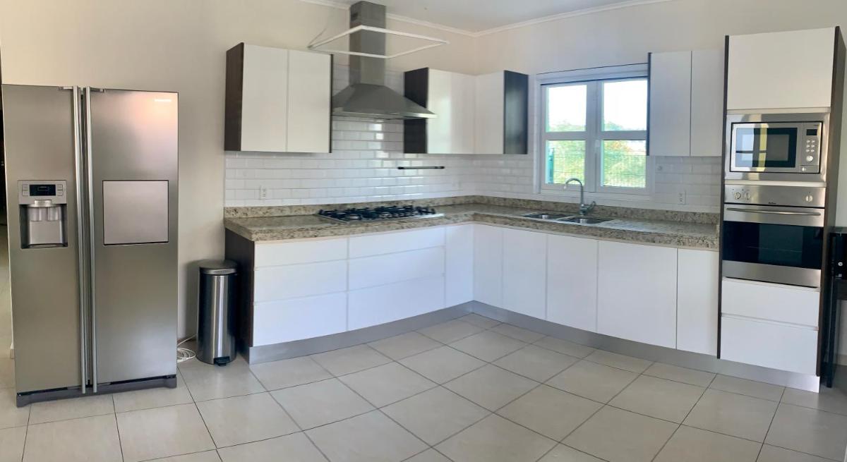 Jan Thiel Family House - Housity
