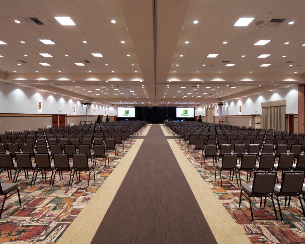 Holiday Inn Stevens Point - Convention Center, an IHG Hotel - Housity