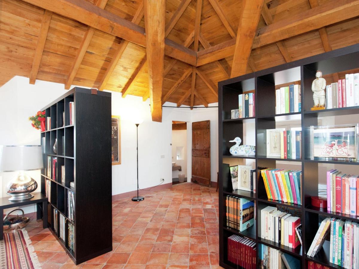 A Castle Stay in Wine Country - Housity