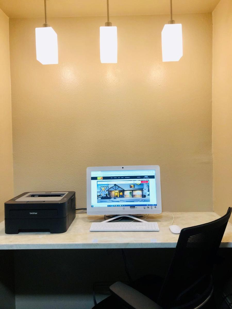 Super 8 by Wyndham Coeur d'Alene - Housity