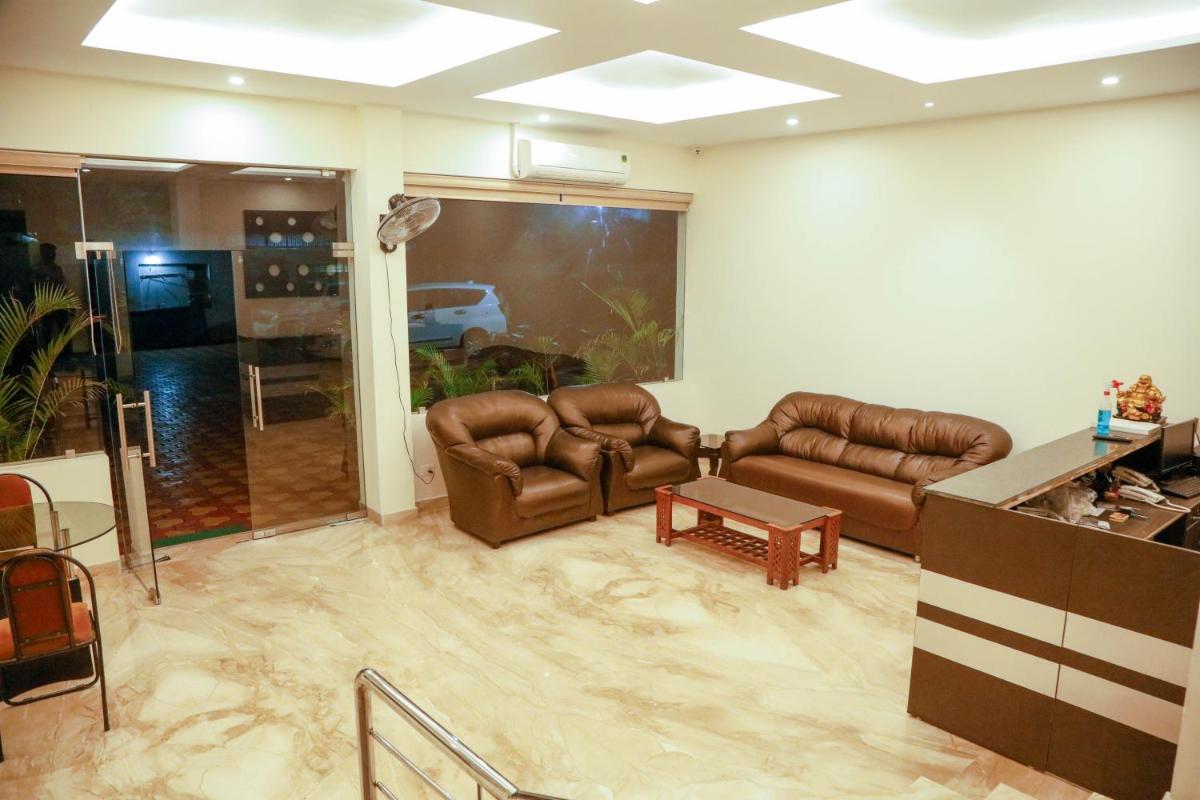 Golden Parrk - Housity