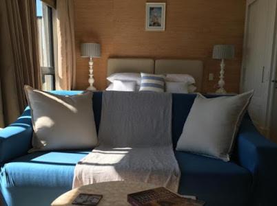 THE ART ROOM AT THE GALLERY , REX HOTEL - Housity