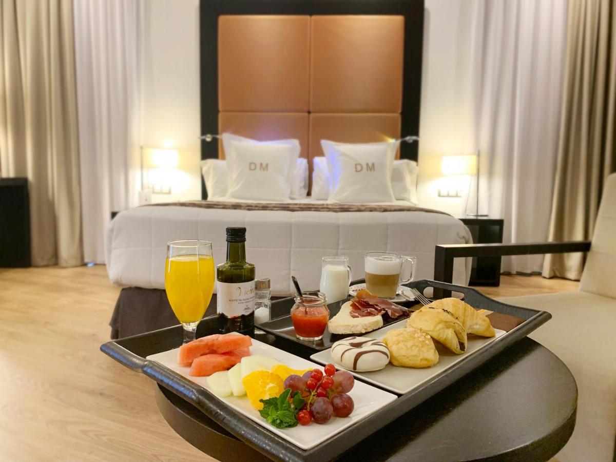 Comida en o cerca de este hotel