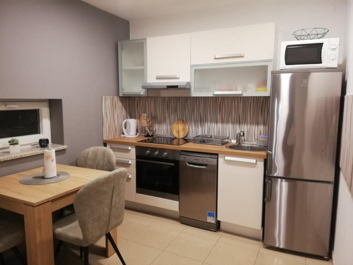 Guest House Lucija - Housity