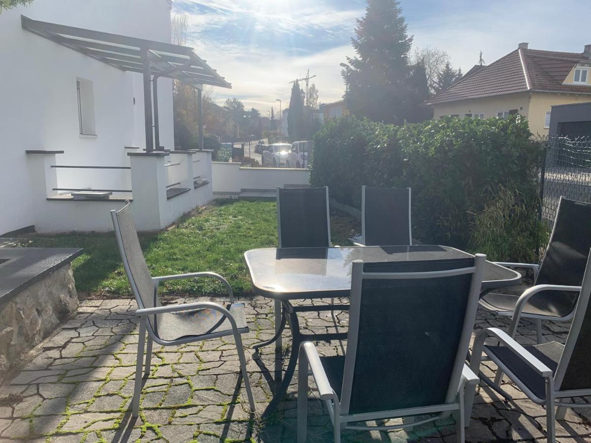 GOLDSTADT LOUNGE - Housity