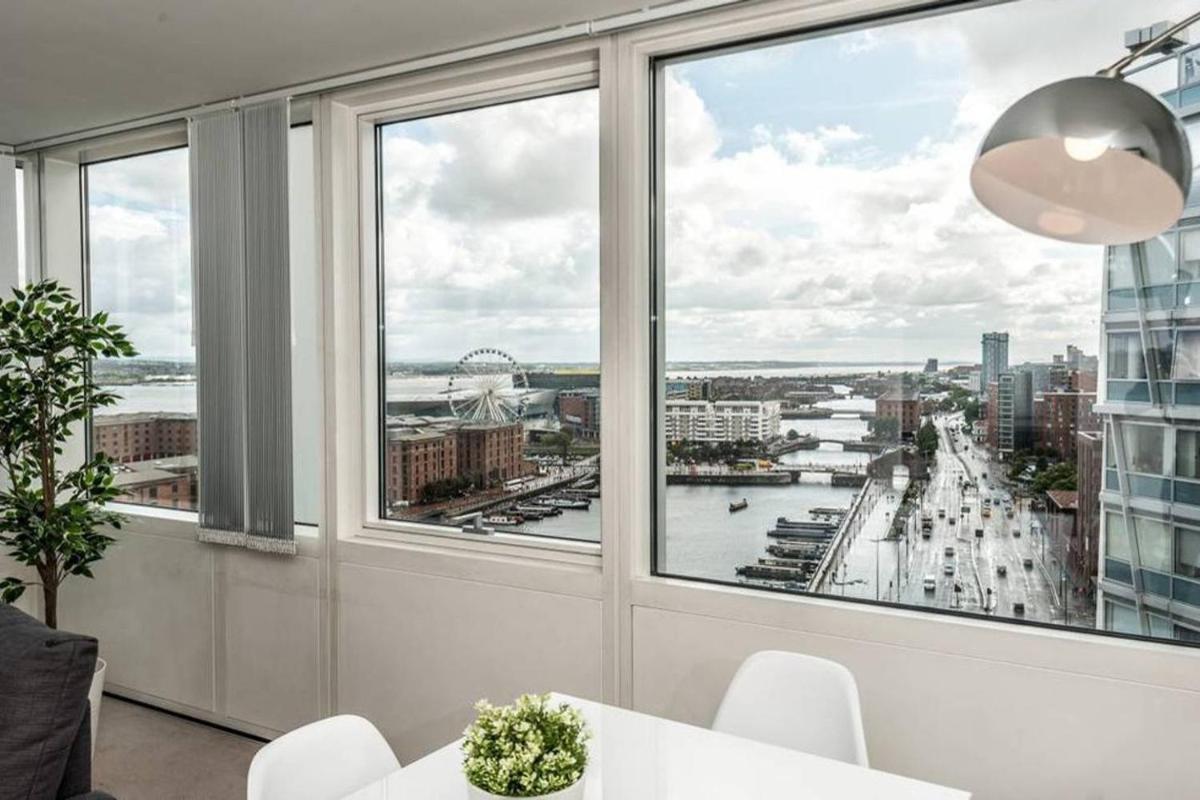 Waterfront Apartment Albert Dock Views - Housity