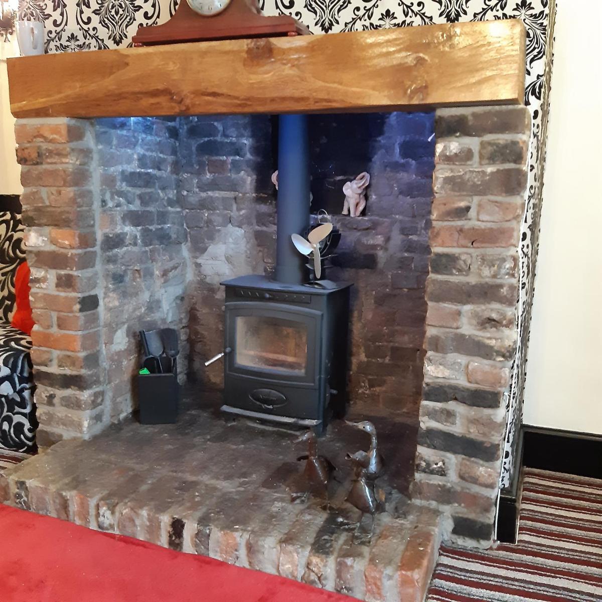 The Saracens Head Old Lounge - Housity
