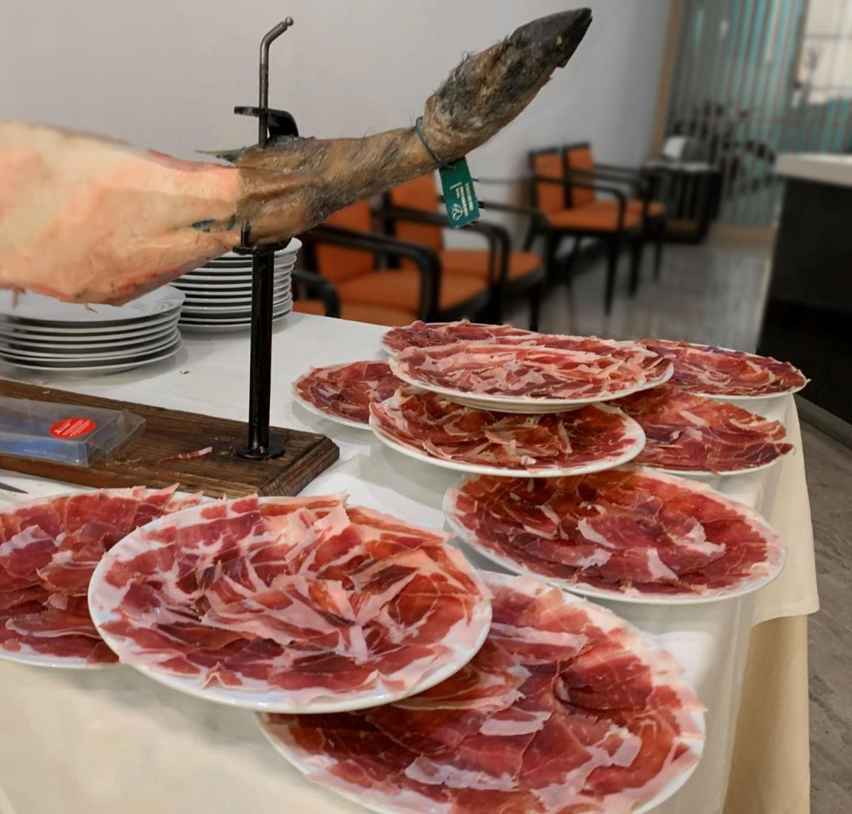 Comida en o cerca de este hotel