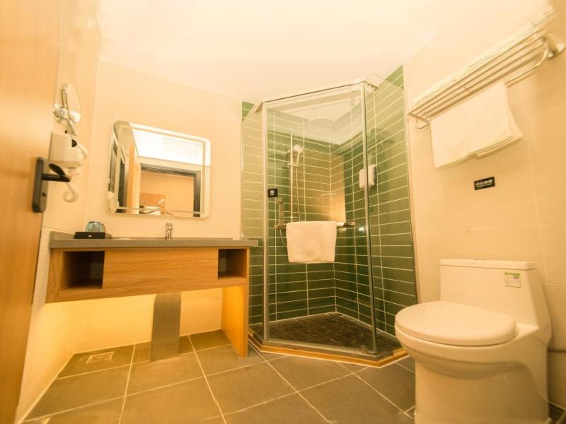GreenTree Inn Nanjing Lukou Airport - Housity