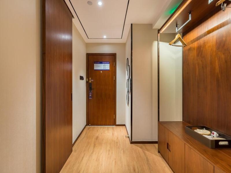 GreenTree Eastern Xuzhou High Speed Railway Station West Exit Station Hotel - Housity