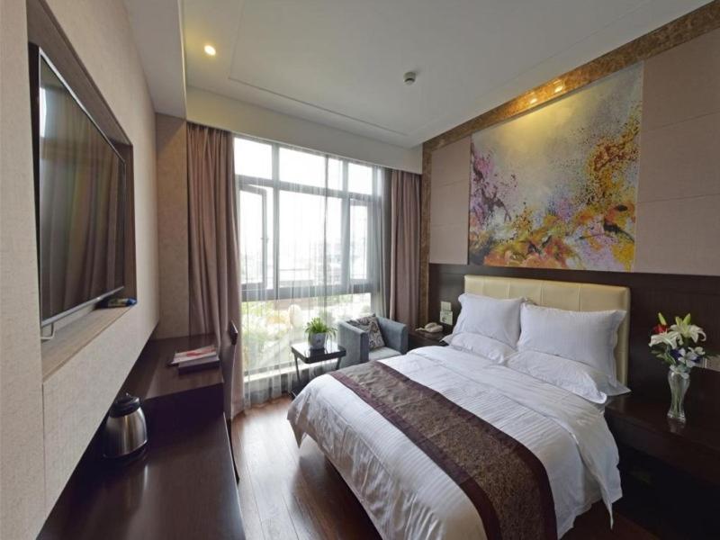 GreenTree Inn JiangSu Changzhou Dinosaur Park Global Harbor Express Hotel - Housity