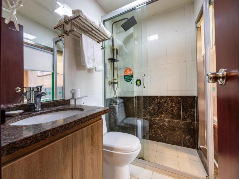Greentree Inn Jiangsu Suzhou Wujiang yongkang Pedestrian Road Express Hotel - Housity