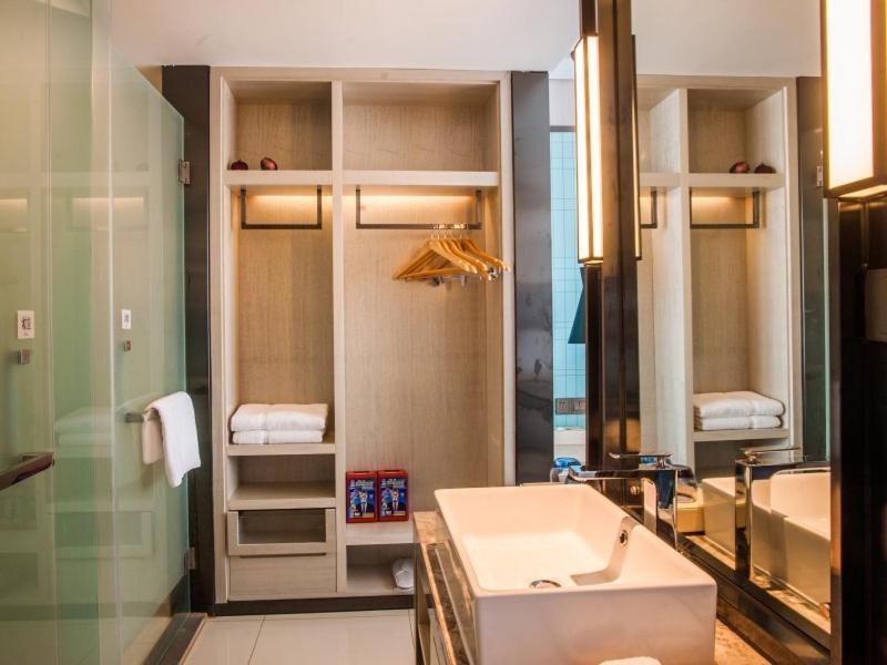 GreenTree Eastern Lianyungang Jiaruibao Plaza Hotel - Housity