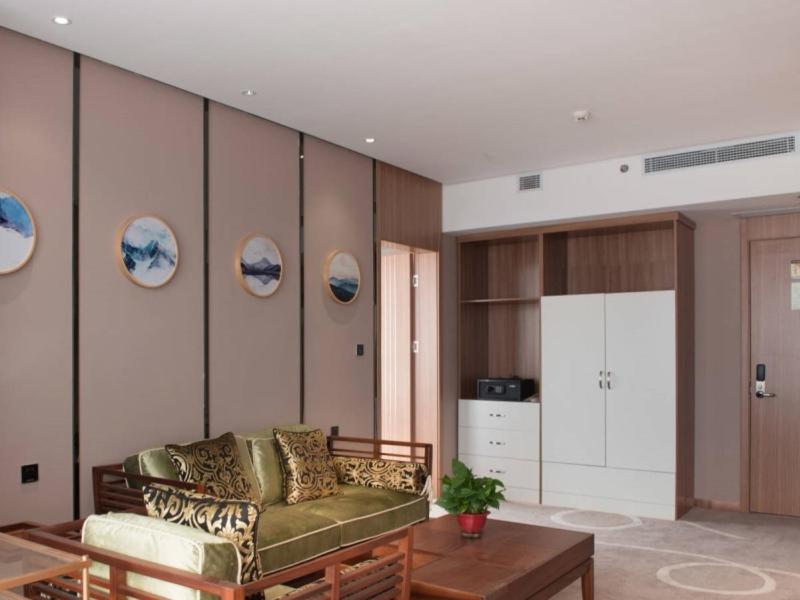 Suitetrails - GreenTree Eastern Tianjin Wuqing Stadium Hotel