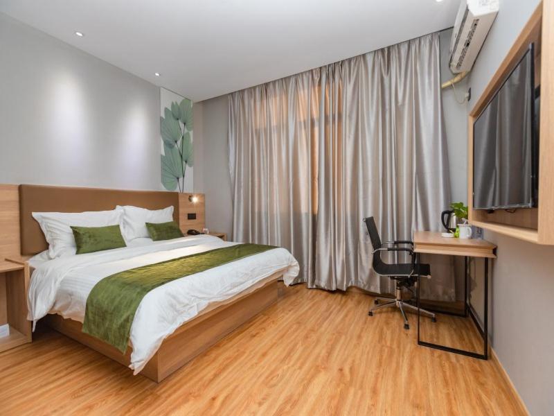 Shell Ningbo Gaoqiao Subway Station Hotel - Housity
