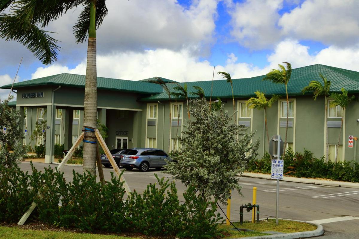 Pioneer Inn - Housity