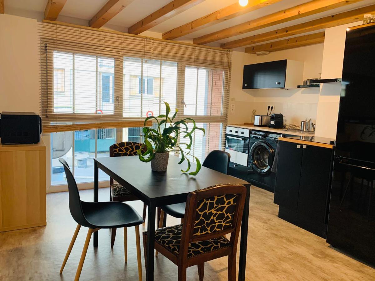 Loft 60m2 2-4 personnes avec garage et wifi 3 Rue St Joseph St Etienne proche centre-ville - Housity