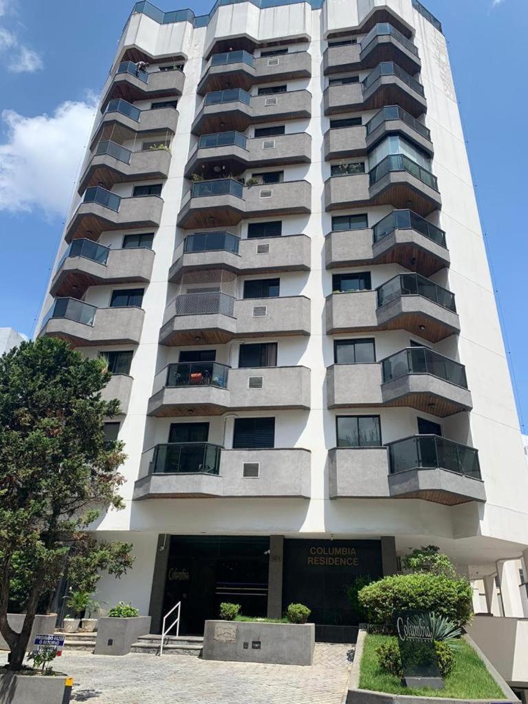 Apto aconchegante ao lado do Shopping Pamplona, Jardim Paulista. - Housity