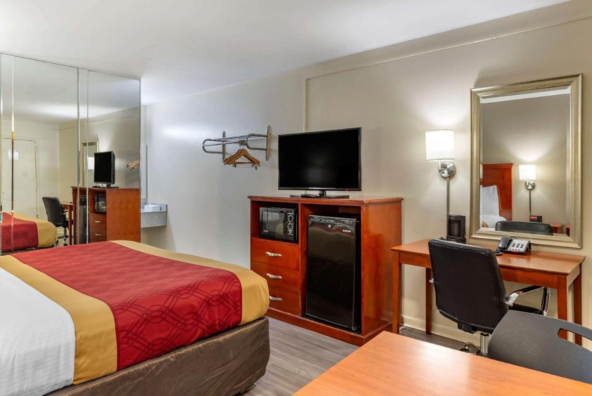 Econo Lodge Charlottesville North - University Area - Housity