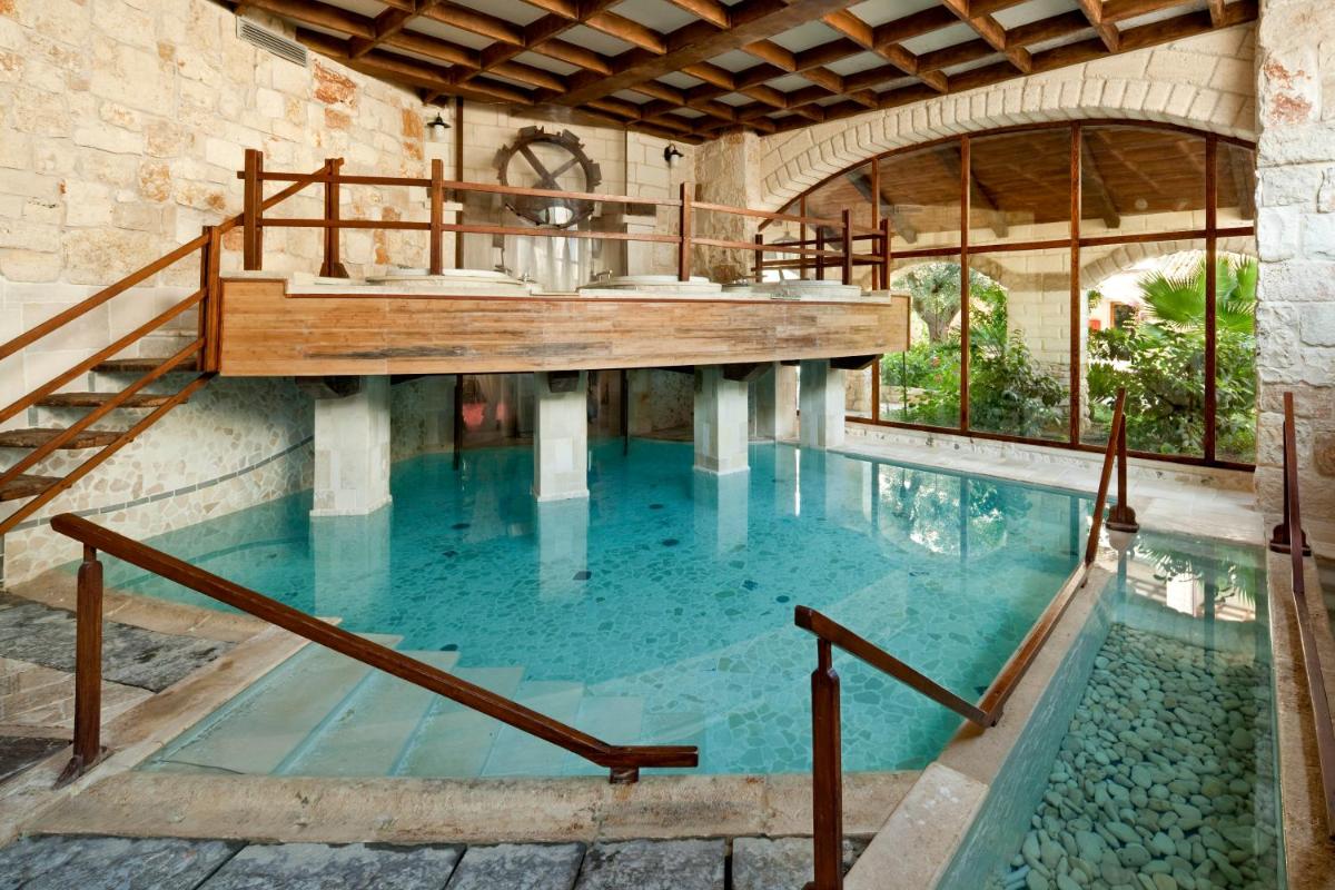 UNA HOTELS Regina Bari - Housity