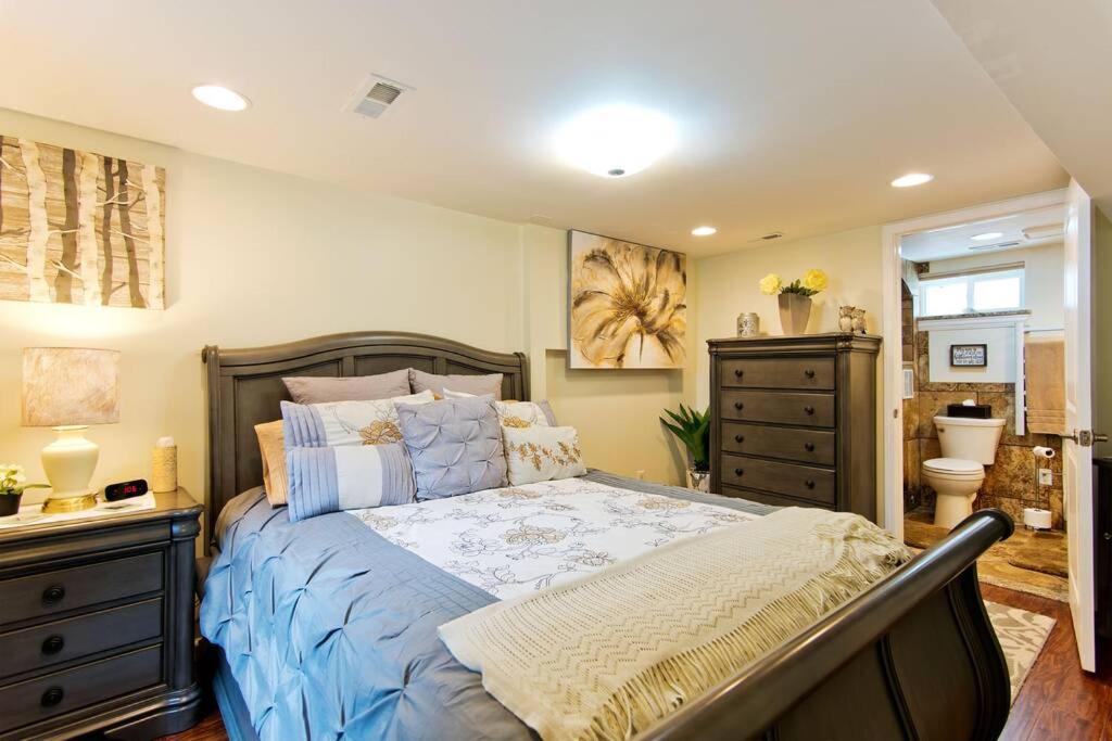 Luxurious and Cozy Downtown Garden Apartment - Housity