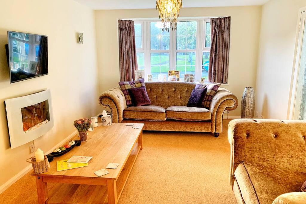 Luxury 3 bedroom house in Handbridge - Housity