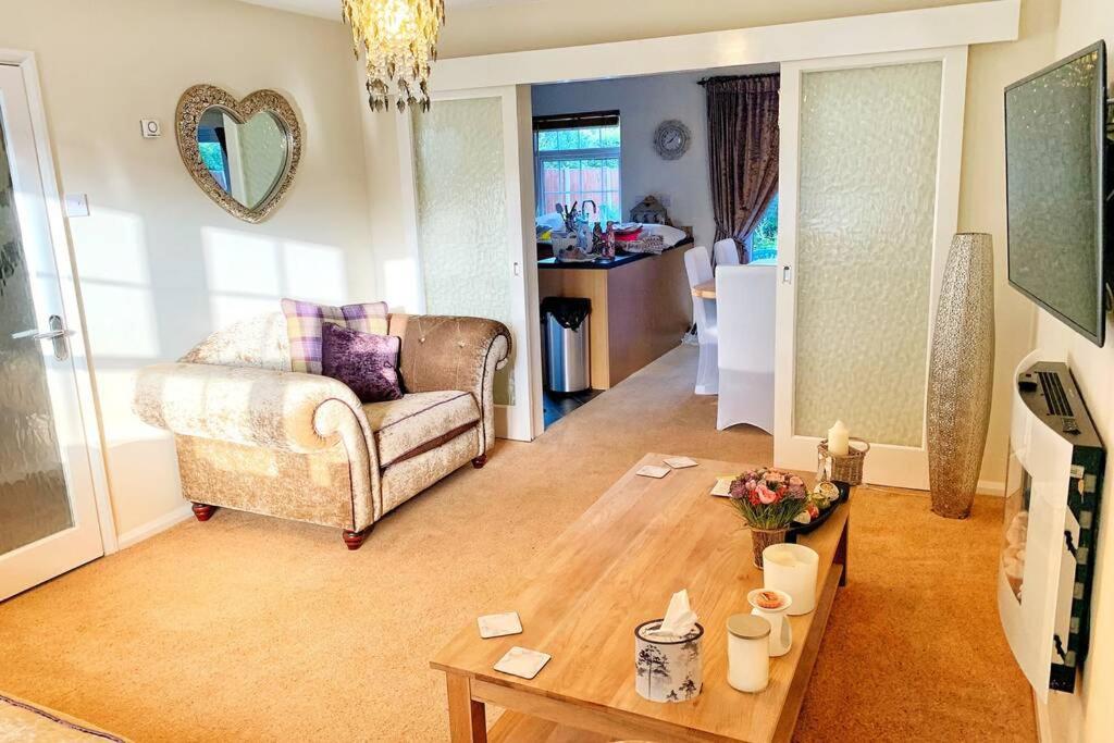 Luxury 3 bedroom house in Handbridge - Housity