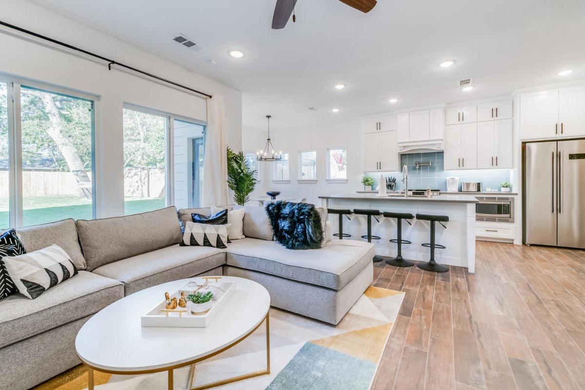 Arlington Home Near AT&T Stadium, Globe Life Field, Six Flags, UTA - Housity