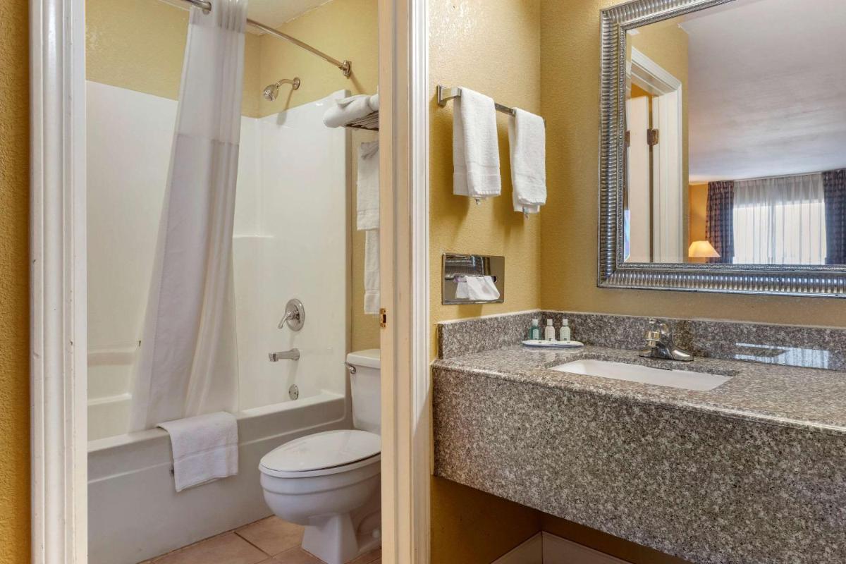 Quality Inn Russellville I-40 - Housity
