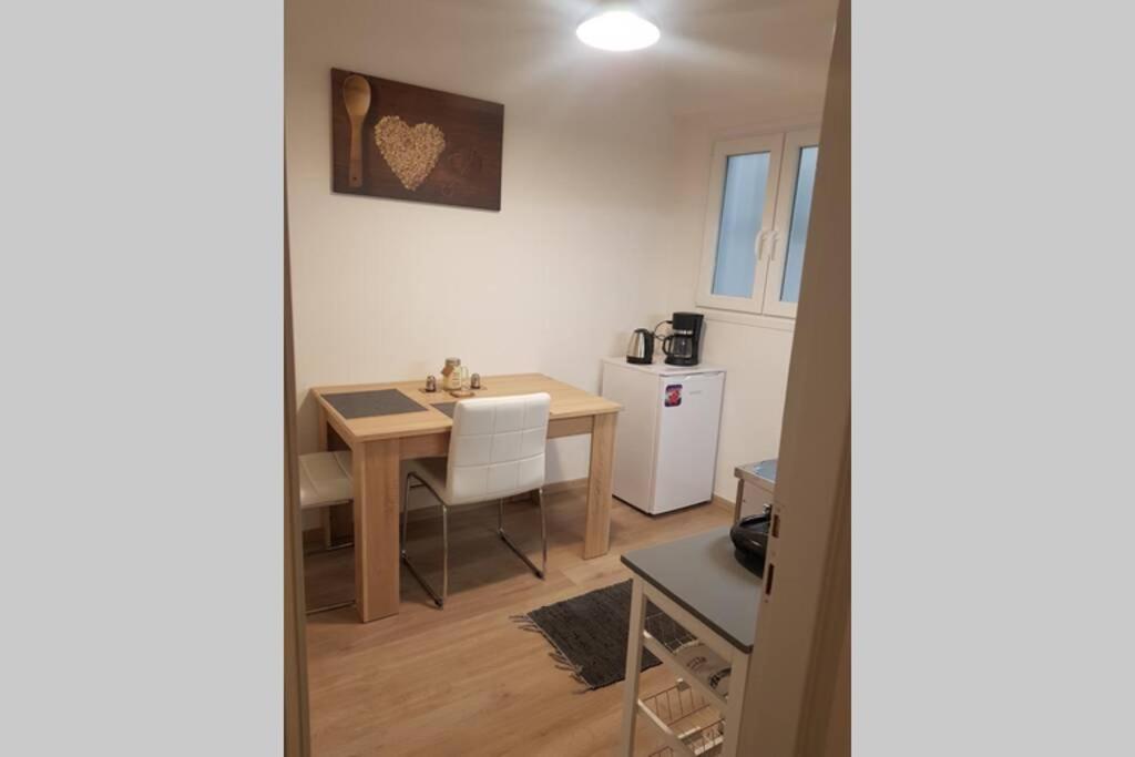 Suitetrails - Modern elegant apartment next to Mon Repo