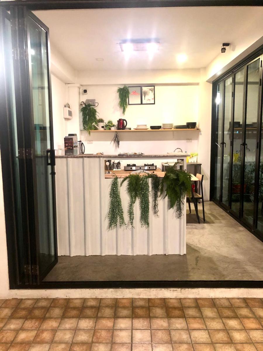 Warm White Inn - Housity