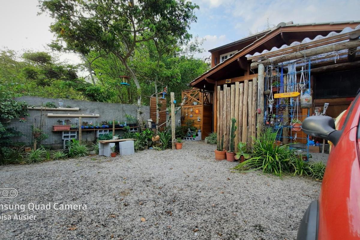 Chalé Praia da Armação - Housity