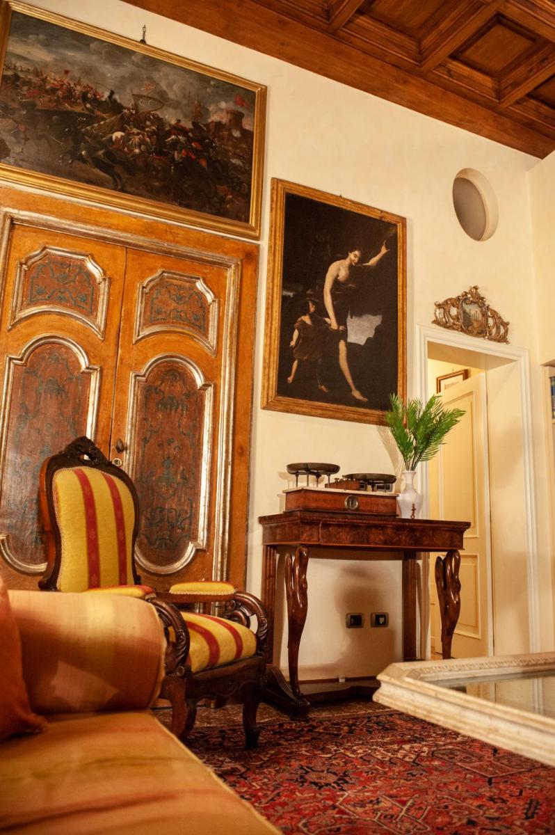 Gran Suite Piazza Maggiore - T&T communications - Housity