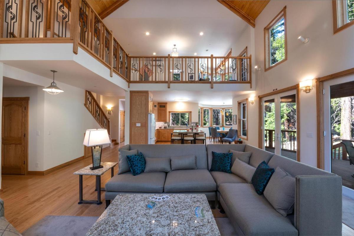 A Blue Sky Lodge - Housity