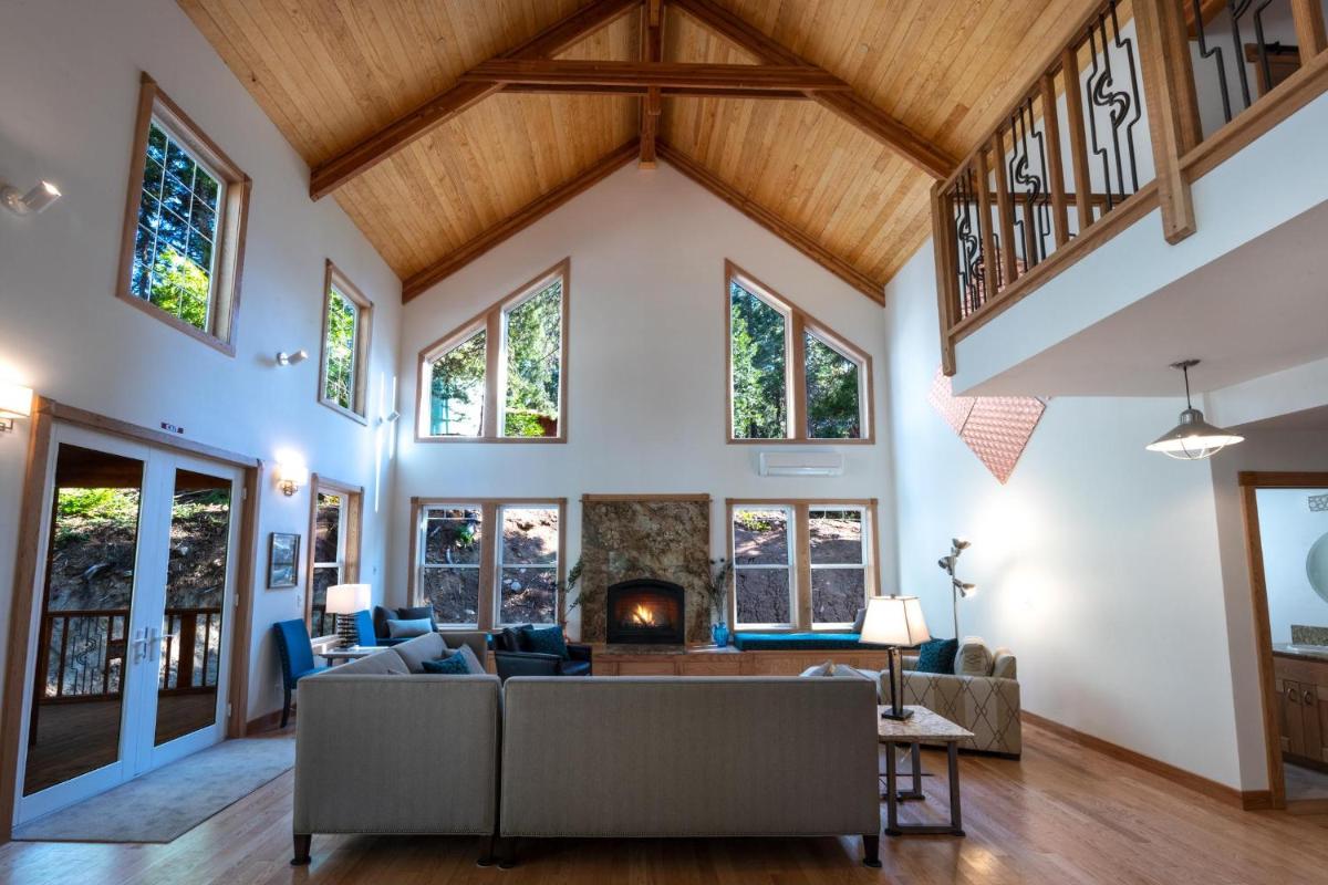 A Blue Sky Lodge - Housity